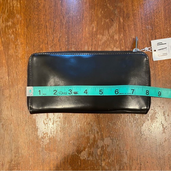 Brand New GAP Shiny Faux Leather Wallet - Picture 6 of 6